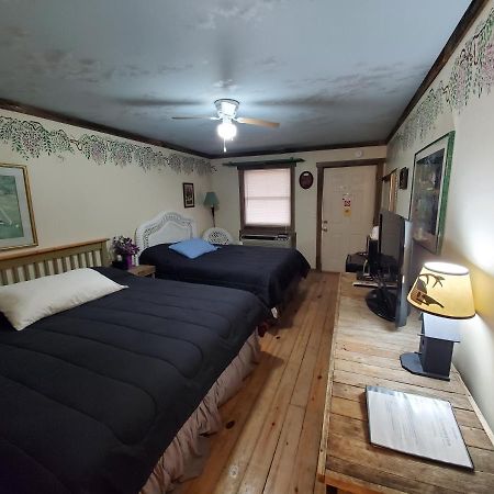 Jamesport Inn Екстериор снимка