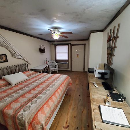 Jamesport Inn Екстериор снимка
