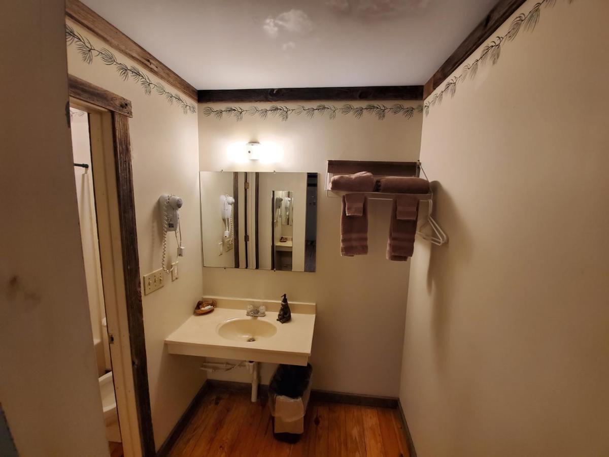 Jamesport Inn Екстериор снимка