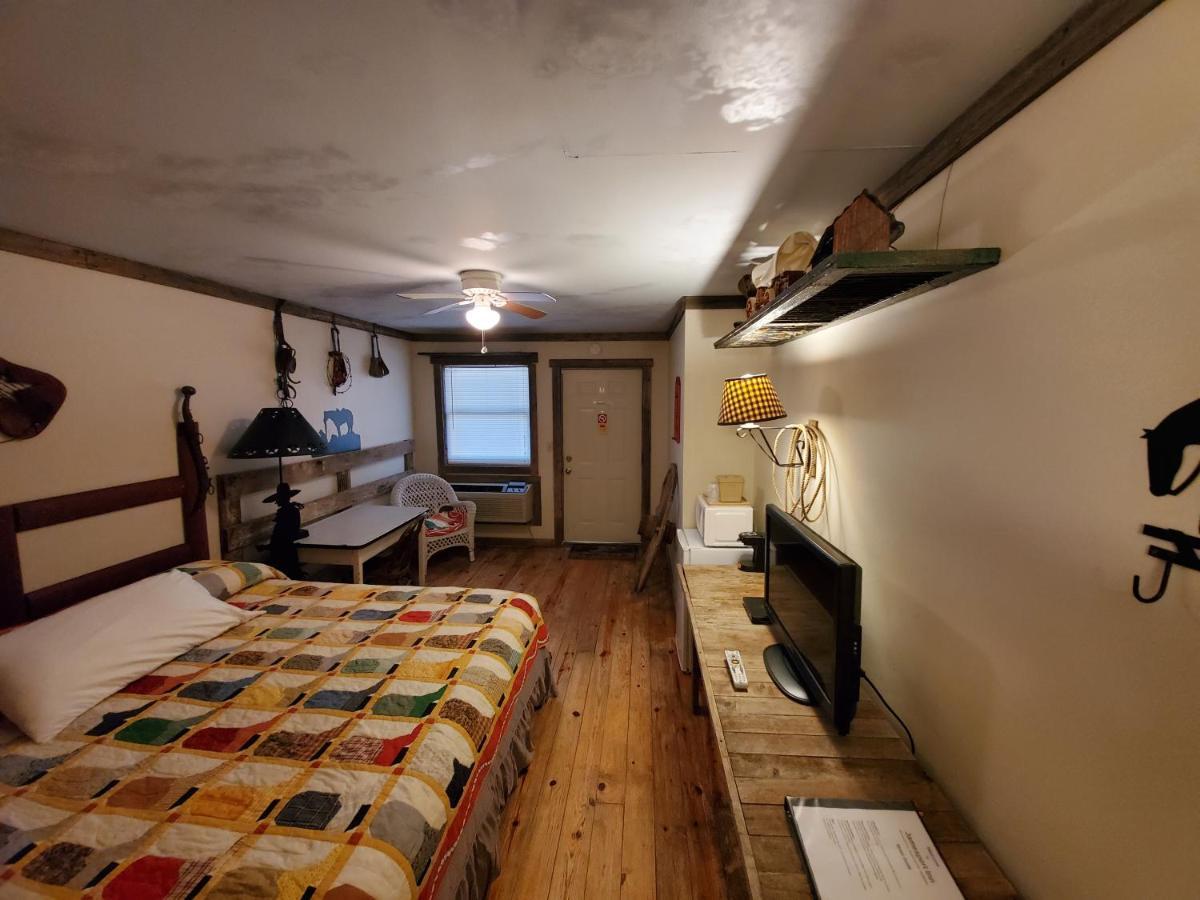Jamesport Inn Екстериор снимка