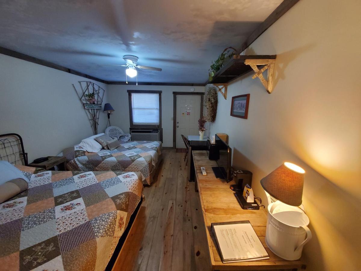 Jamesport Inn Екстериор снимка