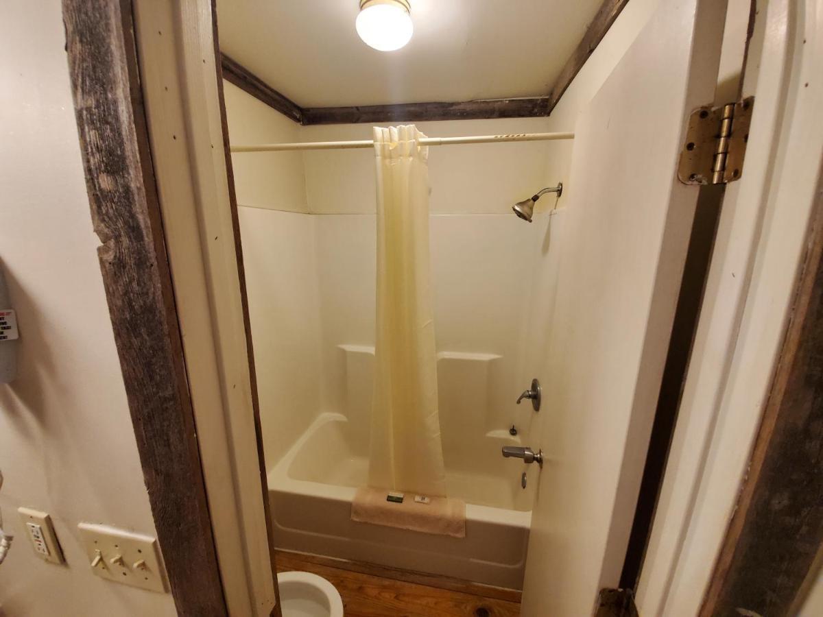 Jamesport Inn Екстериор снимка