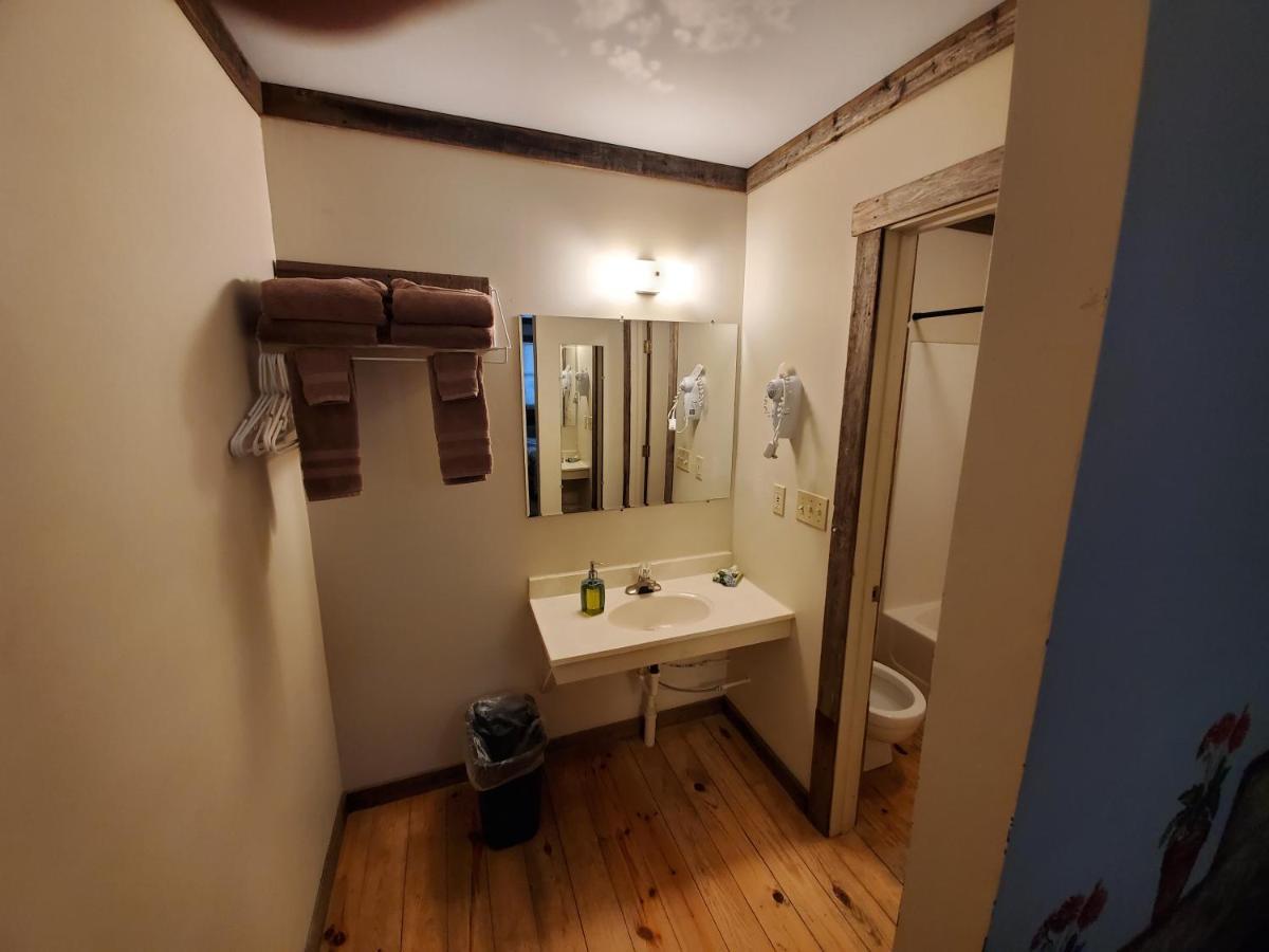 Jamesport Inn Екстериор снимка