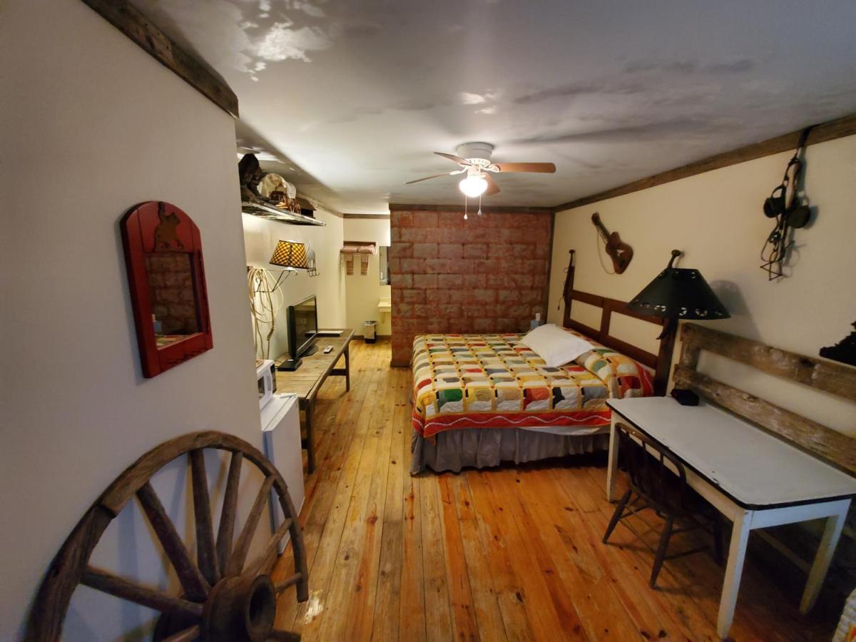 Jamesport Inn Екстериор снимка