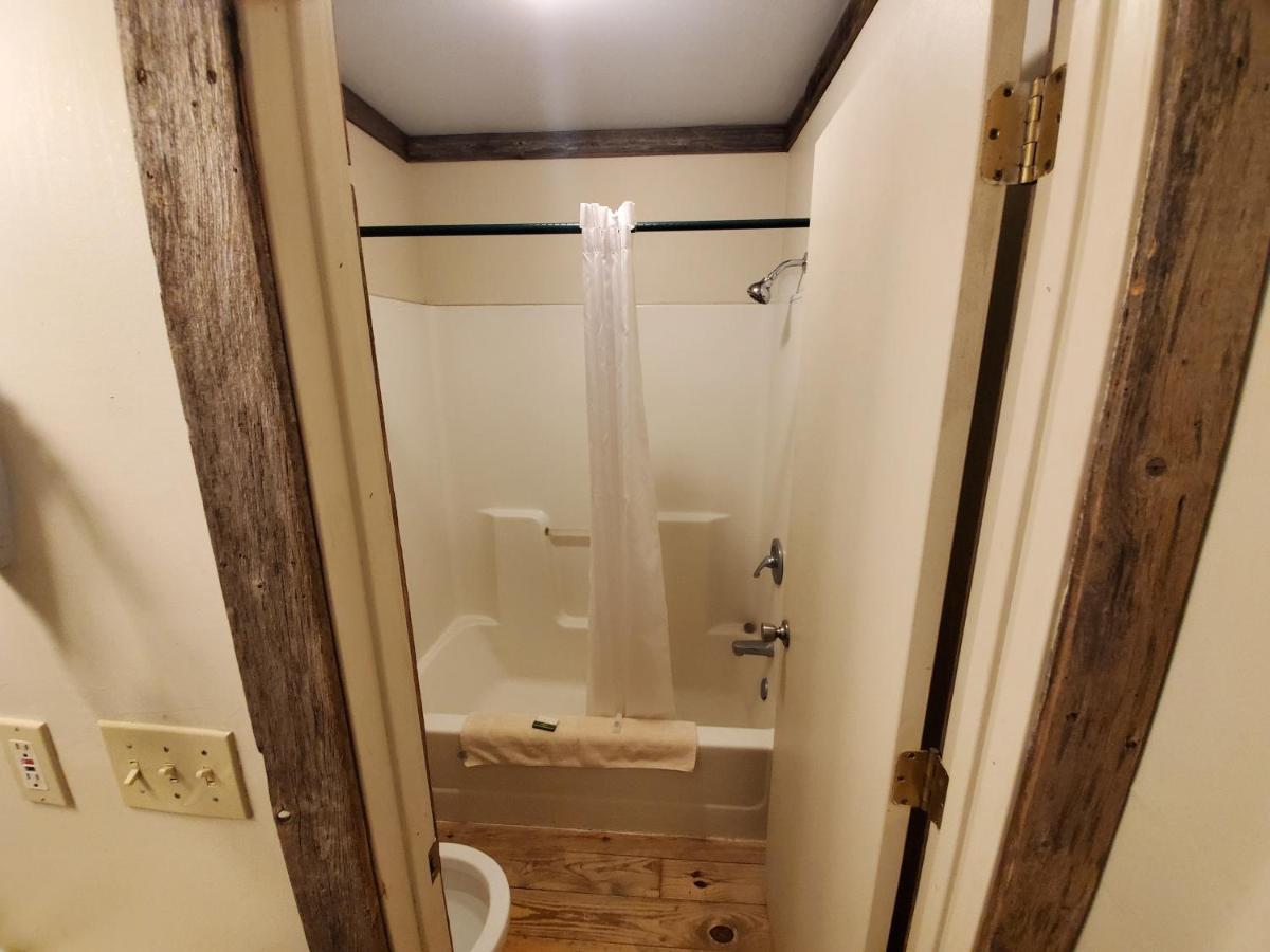 Jamesport Inn Екстериор снимка