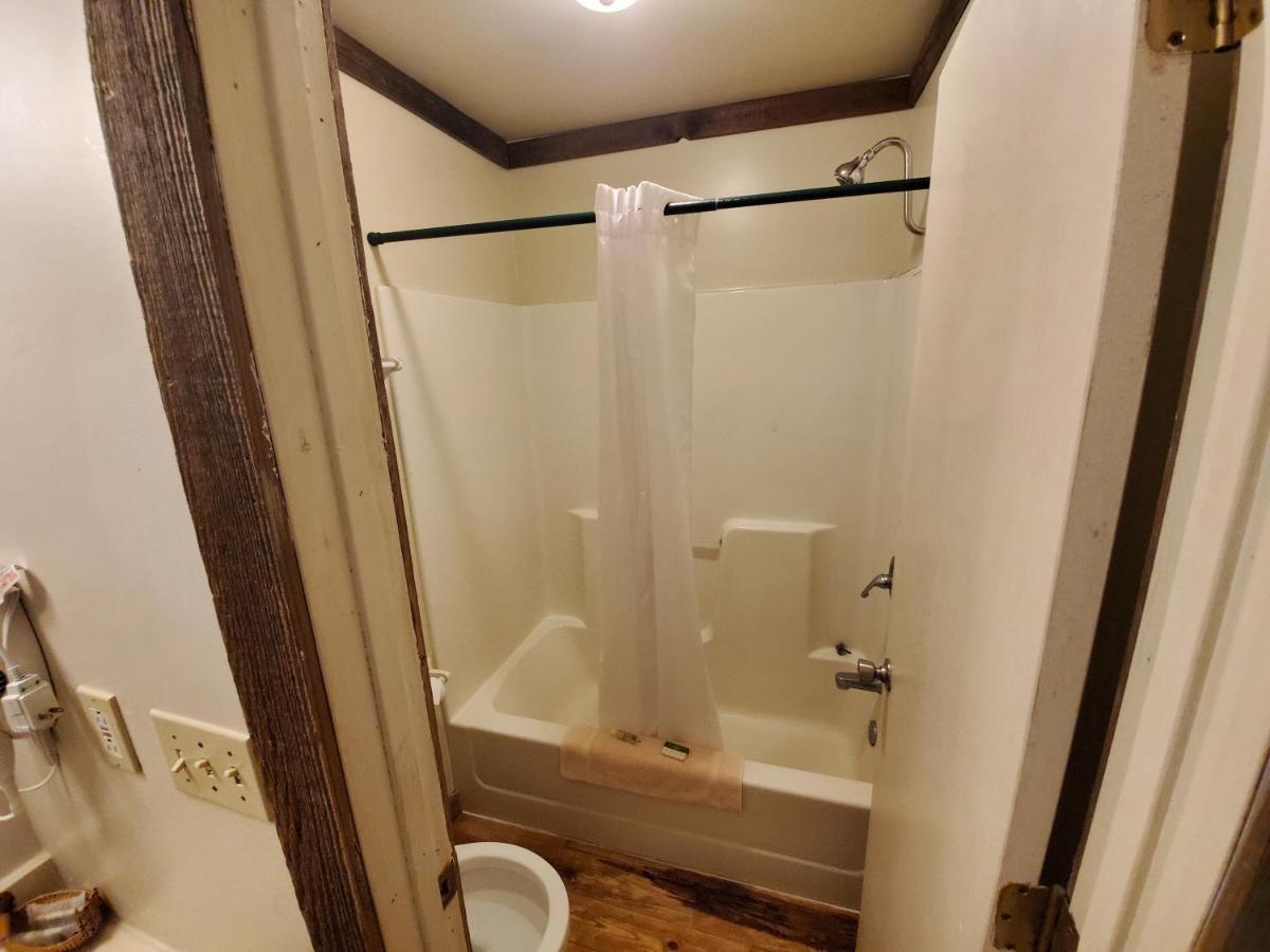 Jamesport Inn Екстериор снимка