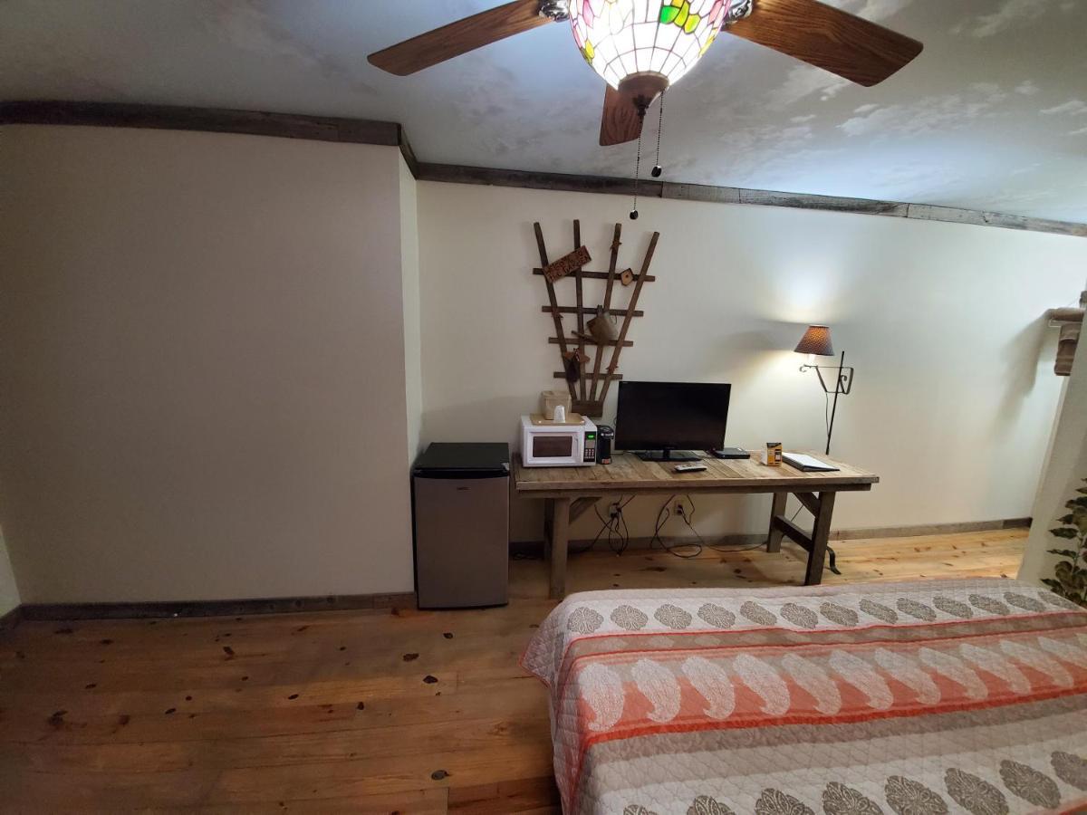 Jamesport Inn Екстериор снимка