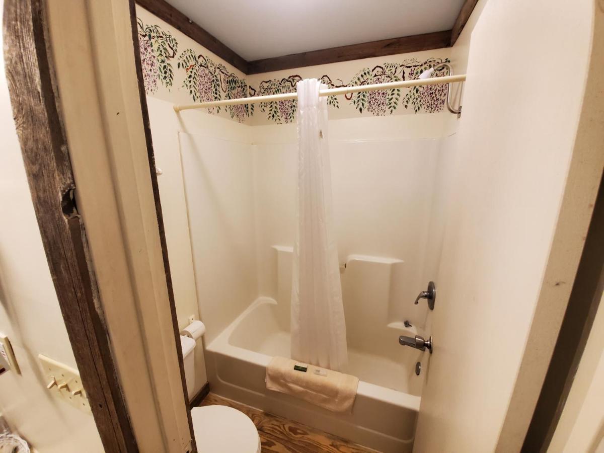 Jamesport Inn Екстериор снимка