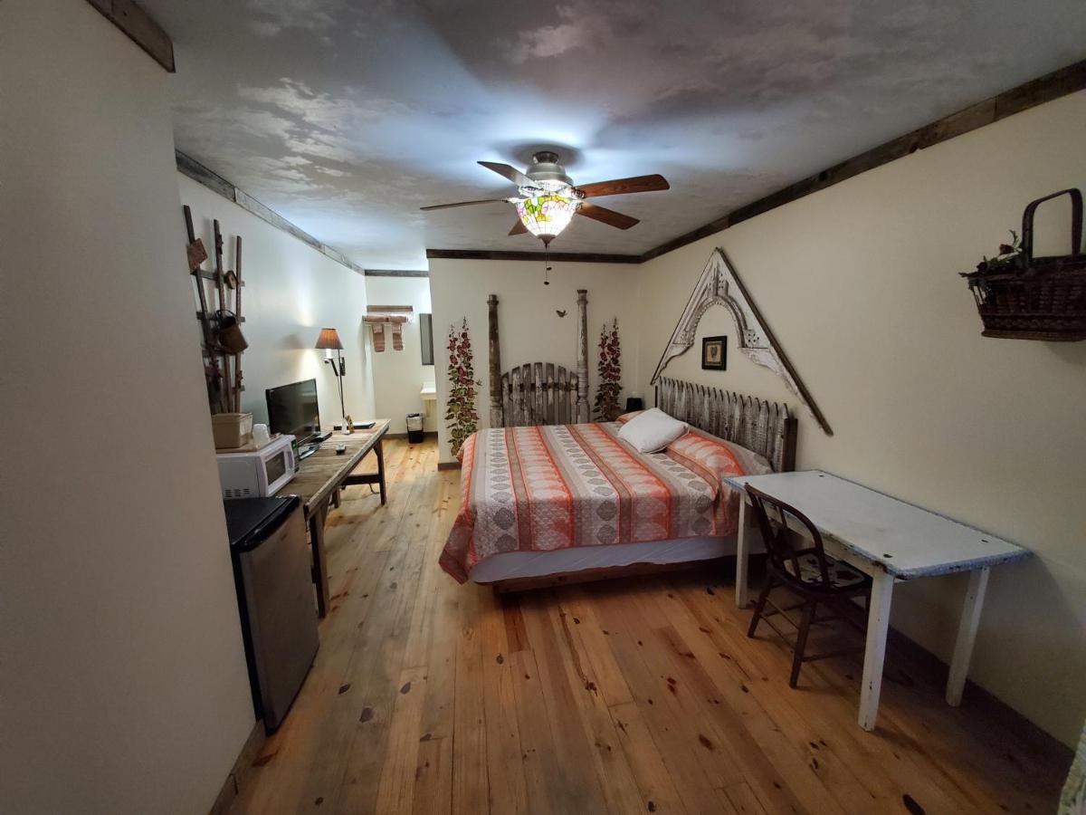 Jamesport Inn Екстериор снимка
